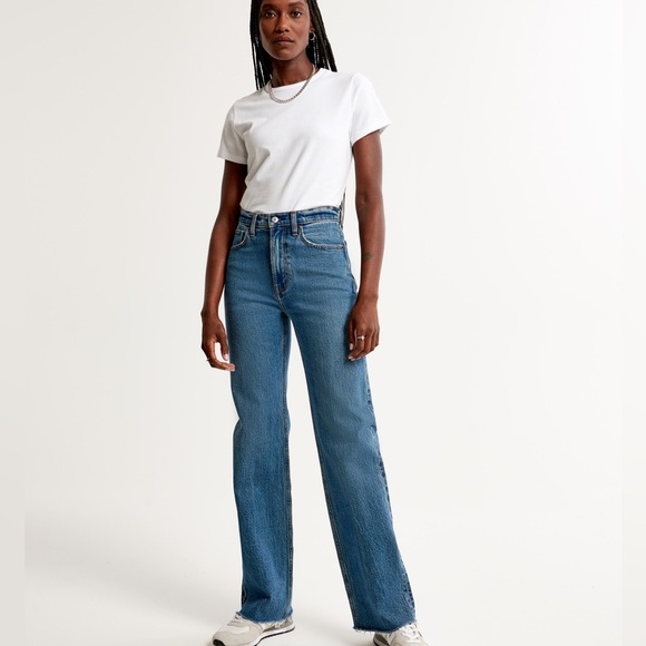 Abercrombie & Fitch Denim - Abercrombie High Rise 90s Relaxed Jean, 27, raw hem, short